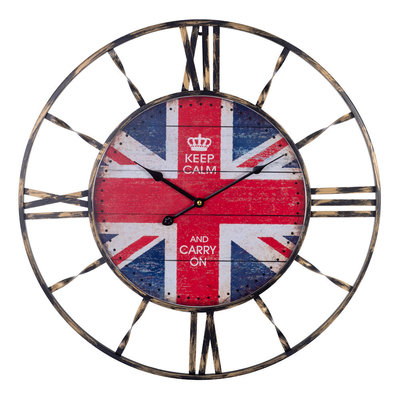 Decopatent XL Grote Ronde Wandklok Industrieel 60 Cm met Engelse Vlag & Tekst: KEEP CALM and Carry On - UK Wand Klok Modern / Retro Rond Zwart - Industriële Wandklokken - Keukenklok - Muurklok Wand Klok - Afm. 60 x 60 Cm - Decopatent®