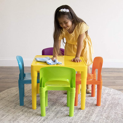 Decopatent Kindertafel met stoeltjes van kunststof - 1 tafel en 4 stoelen voor kinderen - Multi Color Gekleurde Tafel & Stoelen - Kleurtafel / speeltafel / knutseltafel / tekentafel / zitgroep set - Kindertafel en stoeltjes - Decopatent®