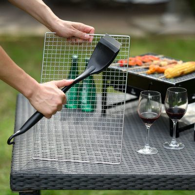 Decopatent 2-in-1 PRO BBQ Borstel met Schraper en Handvat voor reininging van Barbecue of Grill - Bbq Schoonmaakborstel - Bbq reinigen - Barbecueborstels - Barbecue Staalborstel staal / Rvs - bbq schoonmaken / Reinigen met Borstels met Schraper - Decopatent®