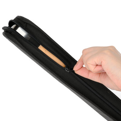 Decopatent BBQ Gereedschap SET 4 Delig in Draagtas - Barbecue Gereedschapset - Barbecue Accessoires Gereedschap - BBQ grill Set in draag tas - Barbeque gereedschapset in Tas koffer - Tang - Spatel - Vleesvork - Barbecuegerief - Rvs/Hout - Decopatent®