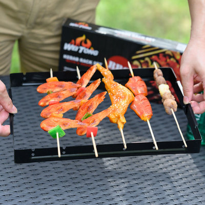 Decopatent BBQ Grill Spiezen Houder voor 6 Spiezen - BBQ Spies Houder - Platte Barbeque / Grill / Kebab / Sate Pennen / Vleespennen - Spies Set Metaal met barbecue houder - Sateprikkers - Spiezen voor op de Barbecue - Decopatent®