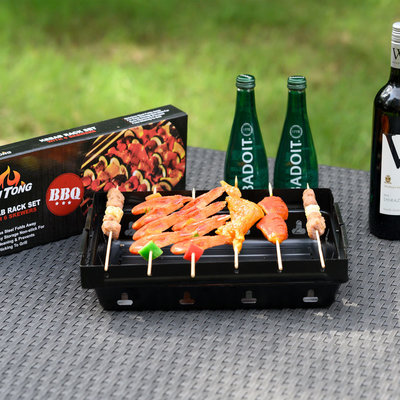 Decopatent BBQ Grill Spiezen Houder voor 6 Spiezen - BBQ Spies Houder - Platte Barbeque / Grill / Kebab / Sate Pennen / Vleespennen - Spies Set Metaal met barbecue houder - Sateprikkers - Spiezen voor op de Barbecue - Decopatent®