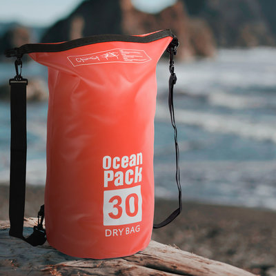 Decopatent Waterdichte Tas Ocean Pack 30L - Waterproof Dry Bag Sack - Schoudertas Droogtas 100% Waterdicht - Survival Outdoor Drybag Rugzak - Survival Bag plunjezak - Outdoor Tas - Reistas - Boottas - Zeiltas - Drybags 30 Liter - Kleur: ROOD - Decopatent®