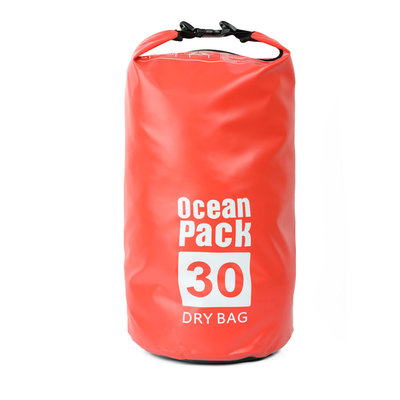 Decopatent Waterdichte Tas Ocean Pack 30L - Waterproof Dry Bag Sack - Schoudertas Droogtas 100% Waterdicht - Survival Outdoor Drybag Rugzak - Survival Bag plunjezak - Outdoor Tas - Reistas - Boottas - Zeiltas - Drybags 30 Liter - Kleur: ROOD - Decopatent®