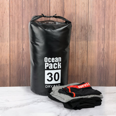 Decopatent Waterdichte Tas Ocean Pack 30L - Waterproof Dry Bag Sack - Schoudertas Droogtas 100% Waterdicht - Survival Outdoor Drybag Rugzak - Survival Bag plunjezak - Outdoor Tas - Reistas - Boottas - Zeiltas - Drybags 30 Liter - Kleur: ZWART - Decopatent®