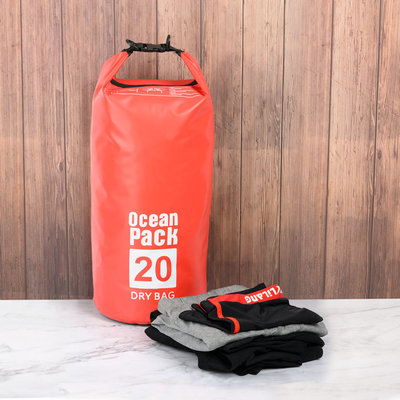 Decopatent Waterdichte Tas Ocean Pack 20L - Waterproof Dry Bag Sack - Schoudertas Droogtas 100% Waterdicht - Survival Outdoor Drybag Rugzak - Survival Bag plunjezak - Outdoor Tas - Reistas - Boottas - Zeiltas - Drybags 20 Liter - Kleur: ROOD - Decopatent®