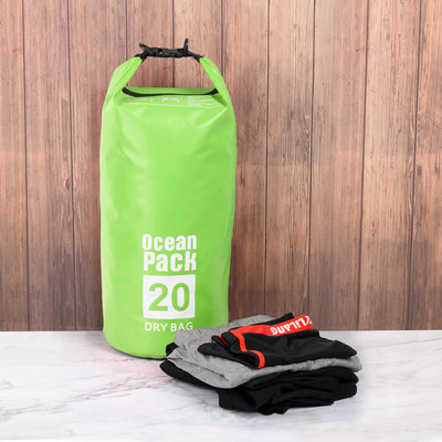 Decopatent Waterdichte Tas Ocean Pack 20L - Waterproof Dry Bag Sack - Schoudertas Droogtas 100% Waterdicht - Survival Outdoor Drybag Rugzak - Survival Bag plunjezak - Outdoor Tas - Reistas - Boottas - Zeiltas - Drybags 20 Liter - Kleur: GROEN - Decopatent®