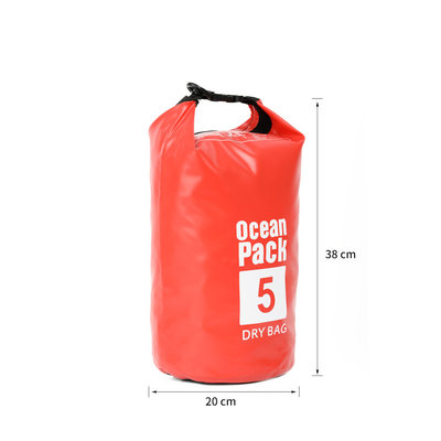 Decopatent Waterdichte Tas Ocean Pack 5L - Waterproof Dry Bag Sack - Schoudertas Droogtas 100% Waterdicht - Survival Outdoor Drybag Rugzak - Survival Bag plunjezak - Outdoor Tas - Reistas - Boottas - Zeiltas - Drybags 5 Liter - Kleur: ROOD - Decopatent®