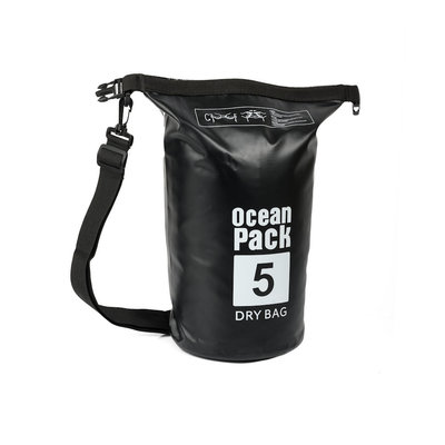 Decopatent Waterdichte Tas Ocean Pack 5L - Waterproof Dry Bag Sack - Schoudertas Droogtas 100% Waterdicht - Survival Outdoor Drybag Rugzak - Survival Bag plunjezak - Outdoor Tas - Reistas - Boottas - Zeiltas - Drybags 5 Liter - Kleur: ZWART - Decopatent®