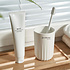 Decopatent Luxe 4 Delige Badkamer / Toilet accessoires Set - Kunsstof Badkamerset - Witte Badkamer- & Toiletset - Badkamer accessoires set - Afvalemmer met Deksel/Tandenborstelhouder/Beker/Zeepdispencer met pompje/Zeepschaal - WIT - Decopatent®