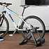 Decopatent Fietstrainer - Rollenbank fiets 26"- 28" inch of 700C wielen - Ergotrainer -  Opvouwbaar Hometrainer voor Racefiets of Mountainbike (Mtb) - Fiets Magnetische Turbo Trainer - Aluminium Fiets trainer - Kleur: Zwart - Decopatent®