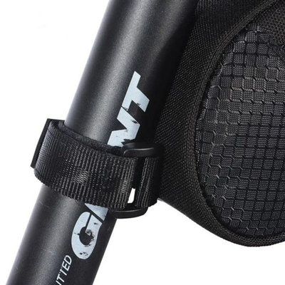 Decopatent PRO Waterbestendige Fiets Zadeltas - Zadeltas Racefiets / Fiets / Koersfiets / Mountainbike / MTB fietsen / Wielrennen - Professionele regenbestendige Zadeltas - Racefiets zadeltas / Fietstas - Zadeltasjes - Koersfiets Zadel Tas - Zwart - Decopatent®