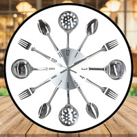 Decopatent Decopatent® Ronde Bestek Wandklok 38 Cm - Klok met Bestek - Vork - Lepel - Keukenklok Wandklok - Keuken - Woonkamer - Restaurant