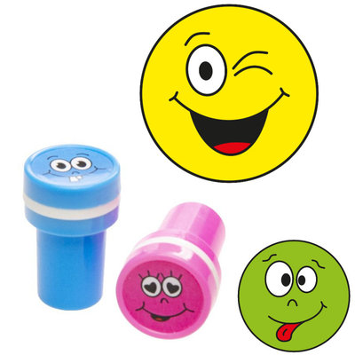 Decopatent Decopatent® Uitdeelcadeaus 60 STUKS Vrolijke Smiley Stempels - Traktatie Uitdeelcadeautjes voor kinderen - Speelgoed Traktaties