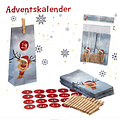 Decopatent Decopatent® Adventskalender Rendieren - 24 Kerst Zakjes & Stickers - Kerstmis Advent kalender - Papieren zakjes - Kerst Kado Verpakking