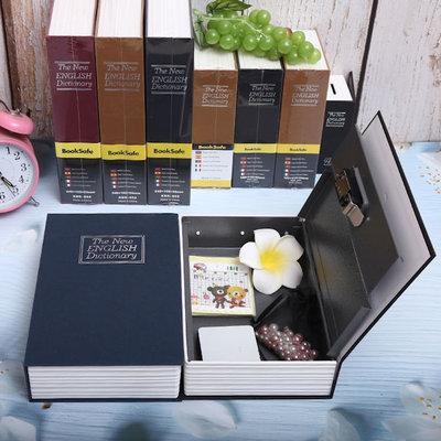 Decopatent Decopatent® Boekkluis M - Geheime Kluis - Booksafe - Boekenkluis - Kluis Met Sleutelslot - Geldkist - Verborgen Kluis - Veilig Geld Opbergen - Spaarpot Kluis - ZWART