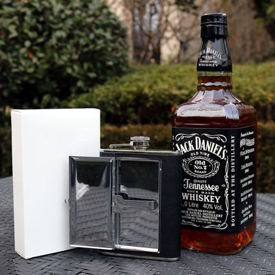 Decopatent Decopatent® RVS Heupfles met Sigaretten houder - Platvink - Sigaretten houder - RVS Zakflacon - Zakfles - Drankfles - Drankflacon Heupflesje - Sigarettendoosje