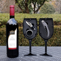 Decopatent Decopatent® 4-Delige Luxe Wijnset in Wijnglas vorm - Wijn fles accessoires Set - Wine tools - Wijn Kurken trekker - In Luxe Wijnglas opbergbox - Cadeau set