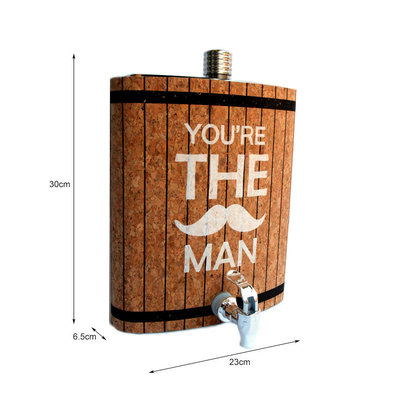 Decopatent Decopatent® XXL Platvink Drankdispenser met kraantje - Drankflacon alcohol dispenser - Limonadetap - Tafeltap - Biertap - Met Tekst: You're The Man