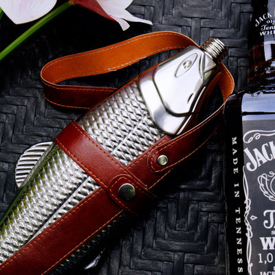 Decopatent Decopatent® RVS Platvink in Vis Vorm - Platvink - Stainless Steel Zakflacon - Alcohol Zakfles - Drankfles - Drankflacon voor een Visser