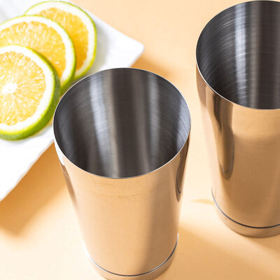 Decopatent Decopatent® PRO Cocktail Shaker Set 6-delig - Rvs Barset met Glas en Shaker - Maatbeker - Stamper Zeef - Mixer - Flessenopener - Cocktailshaker