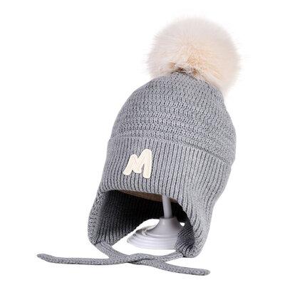 Decopatent Decopatent - Muts Kind - Kinder muts met pompon - M Embleem - 6 Maanden  t/m 6 jaar - Maat 48/52 - Kindermutsen Jongens & Meisjes - Gebreide Muts met Binnenvoering - Muts Baby / Peuter / Kleuter - Wintermuts - Kleur: Grijs