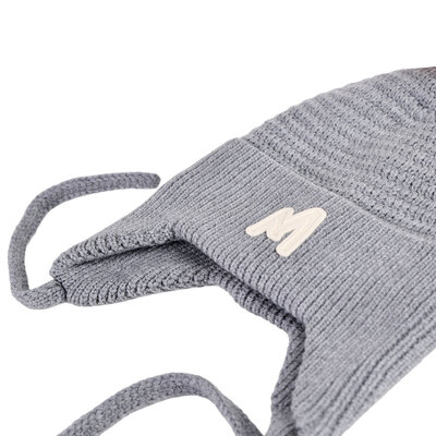 Decopatent Decopatent - Muts Kind - Kinder muts met pompon - M Embleem - 6 Maanden  t/m 6 jaar - Maat 48/52 - Kindermutsen Jongens & Meisjes - Gebreide Muts met Binnenvoering - Muts Baby / Peuter / Kleuter - Wintermuts - Kleur: Grijs