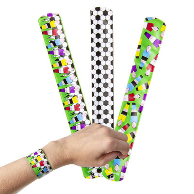 Decopatent 36 STUKS Voetballers Klaparmbandjes - Uitdeelcadeaus - Klap Armbanden - Traktatie Uitdeelcadeautjes voor kinderen - Grabbelton - School - Kinderfeestje - Klein Speelgoed Trakteren - Grabbelton Traktaties Cadeautjes