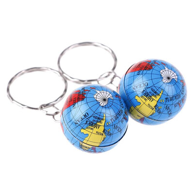 Decopatent 48 STUKS Wereldbol Sleutelhangers - Uitdeelcadeaus - Traktatie Uitdeelcadeautjes voor kinderen - Grabbelton - School - Kinderfeestje - Klein Speelgoed Trakteren - Grabbelton Traktaties Cadeautjes