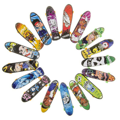 Decopatent 48 STUKS Vinger Skateboard - Fingerboard - Mini Skateboard - Speelgoed Finger Board - Uitdeelcadeaus - Traktatie Uitdeelcadeautjes voor kinderen - Grabbelton - School - Kinderfeestje - Klein Speelgoed Trakteren - Traktaties Cadeautjes