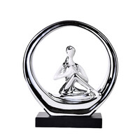Decopatent Decopatent - Yoga Beeld Vrouw - Sculptuur Yoga dame - Woman Woondecoratie - Yoga meditatie houding - Rond Decoratie beeld - Afm. 24.5x8.8.x27 Cm - Kleur: Zilver