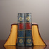 Decopatent Decopatent - Vintage Houten Boekensteunen - 2-Delige Set - Boekensteun Hout - Vintage Boeken Design - Boekenstandaard - Afm. 13x13x19 CM.