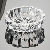 Decopatent - Luxe Glazen Asbak Rond 16 Cm - Transparant Design - Stevig Glas - Asbak voor Binnen en Buiten gebruik - Stijlvolle Ronde Asbak - Afm: 16 x 16 x 5.3 Cm.