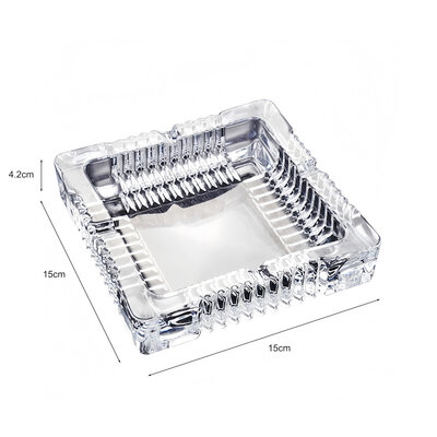 Decopatent - Luxe Glazen Asbak Vierkant 15 Cm - Transparant Design - Stevig Glas - Vierkante Asbak voor Binnen en Buiten gebruik - Stijlvolle Ronde Asbak - Afm: 15 x 15 x 4.2 Cm.