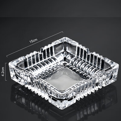 Decopatent - Luxe Glazen Asbak Vierkant 15 Cm - Transparant Design - Stevig Glas - Vierkante Asbak voor Binnen en Buiten gebruik - Stijlvolle Ronde Asbak - Afm: 15 x 15 x 4.2 Cm.