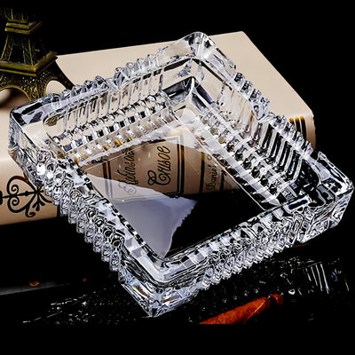 Decopatent - Luxe Glazen Asbak Vierkant 15 Cm - Transparant Design - Stevig Glas - Vierkante Asbak voor Binnen en Buiten gebruik - Stijlvolle Ronde Asbak - Afm: 15 x 15 x 4.2 Cm.