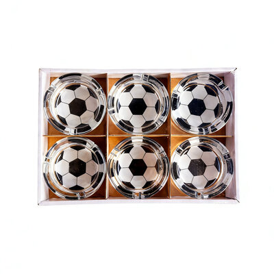 Decopatent - 6 Stuks Glazen Asbak Rond 8.3 Cm - VOETBAL Design - Stevig Glas - Asbak voor Binnen en Buiten gebruik - Stijlvolle Ronde Asbak - Voordeelverpakking - Afm: 8.3 x 8.3 x 3.4 Cm.