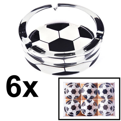 Decopatent - 6 Stuks Glazen Asbak Rond 13 Cm - VOETBAL Design - Stevig Glas - Asbak voor Binnen en Buiten gebruik - Stijlvolle Ronde Asbak - Voordeelverpakking - Afm: 13 x 13 x 4.5 Cm.