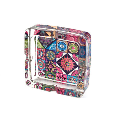 Decopatent - 4 Stuks Luxe Glazen Asbakken Vierkant 13.5 Cm - MANDALA / MOZAIEK Design - Stevig Glas - Vierkante Asbak voor Binnen en Buiten gebruik - Stijlvolle Ronde Asbak - Voordeelverpakking - Afm: 13.5 x 13.5 x 4.2 Cm.