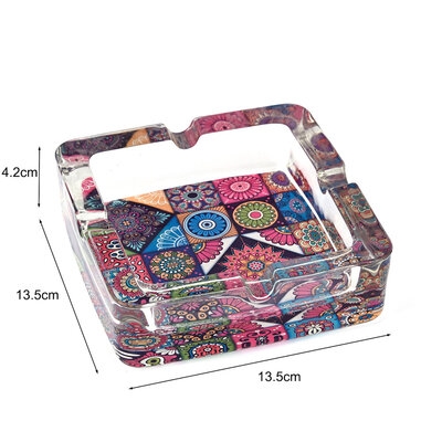 Decopatent - 4 Stuks Luxe Glazen Asbakken Vierkant 13.5 Cm - MANDALA / MOZAIEK Design - Stevig Glas - Vierkante Asbak voor Binnen en Buiten gebruik - Stijlvolle Ronde Asbak - Voordeelverpakking - Afm: 13.5 x 13.5 x 4.2 Cm.