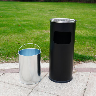 Decopatent - Staande Asbak met RVS Afvalbak - Rond - Asbak Voor Buiten - Vloerasbak - Buitenasbak Groot - Rookpaal - Asbakken - Afm: 25 x 25 x 59.5 Cm. - Kleur: Zwart