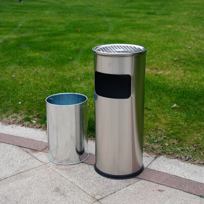 Decopatent - Staande Asbak met RVS Afvalbak - Rond - Asbak Voor Buiten - Vloerasbak - Buitenasbak Groot - Rookpaal - Asbakken - Afm: 25 x 25 x 60,5 Cm. - Kleur: Zilver