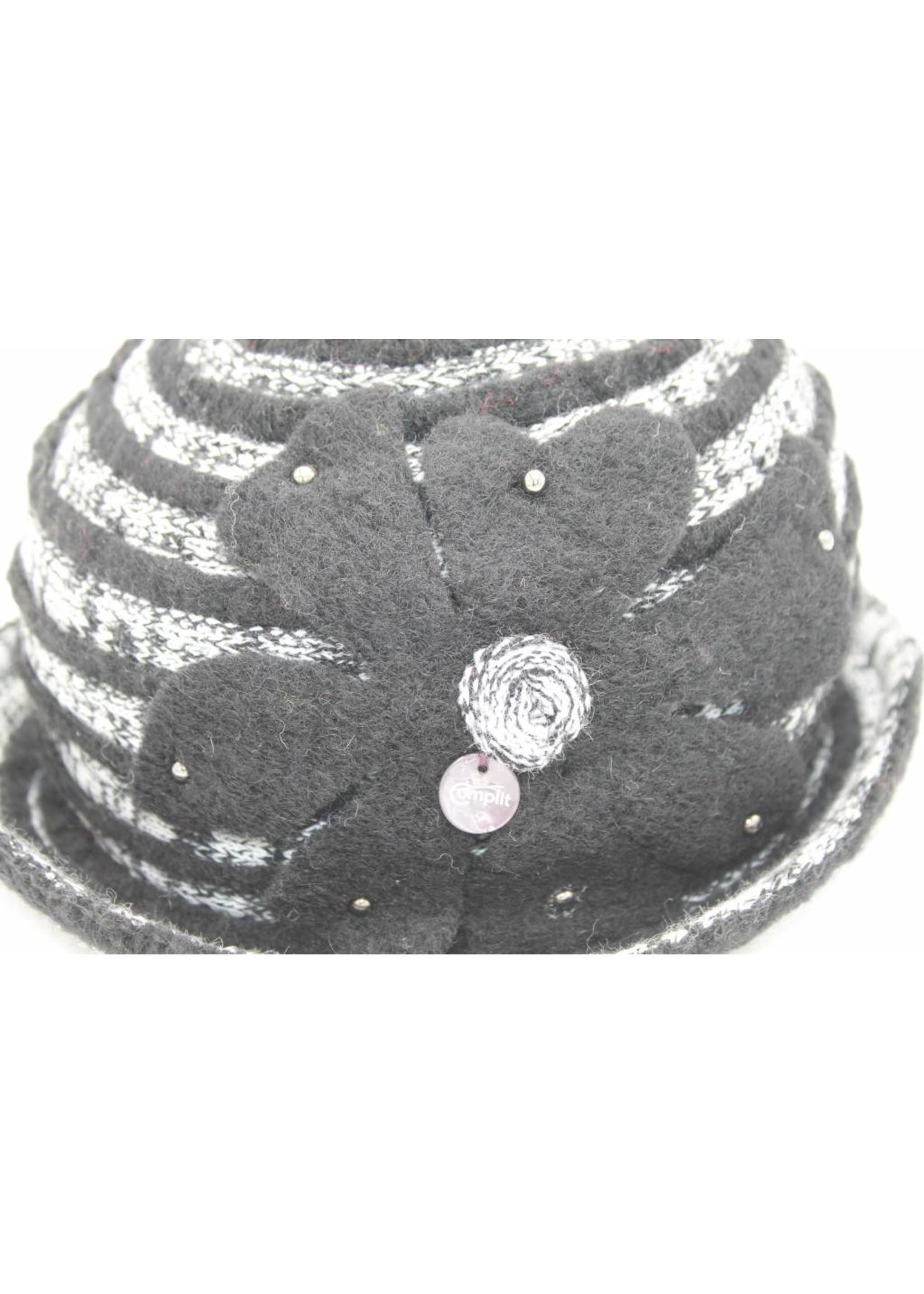 Black & White hat with flower - Complit