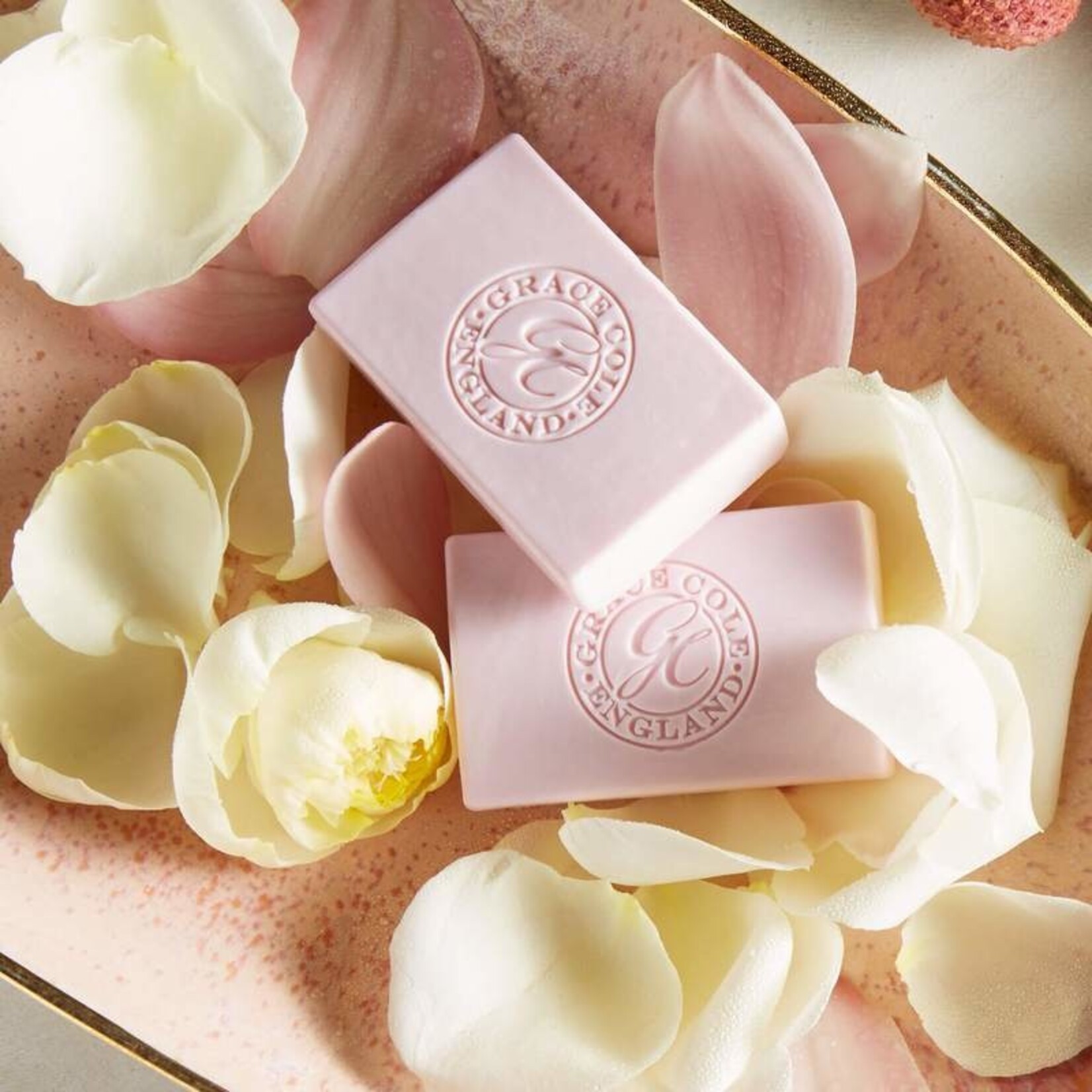 Grace Cole Handbag with soap White Rose & Lotus Flower