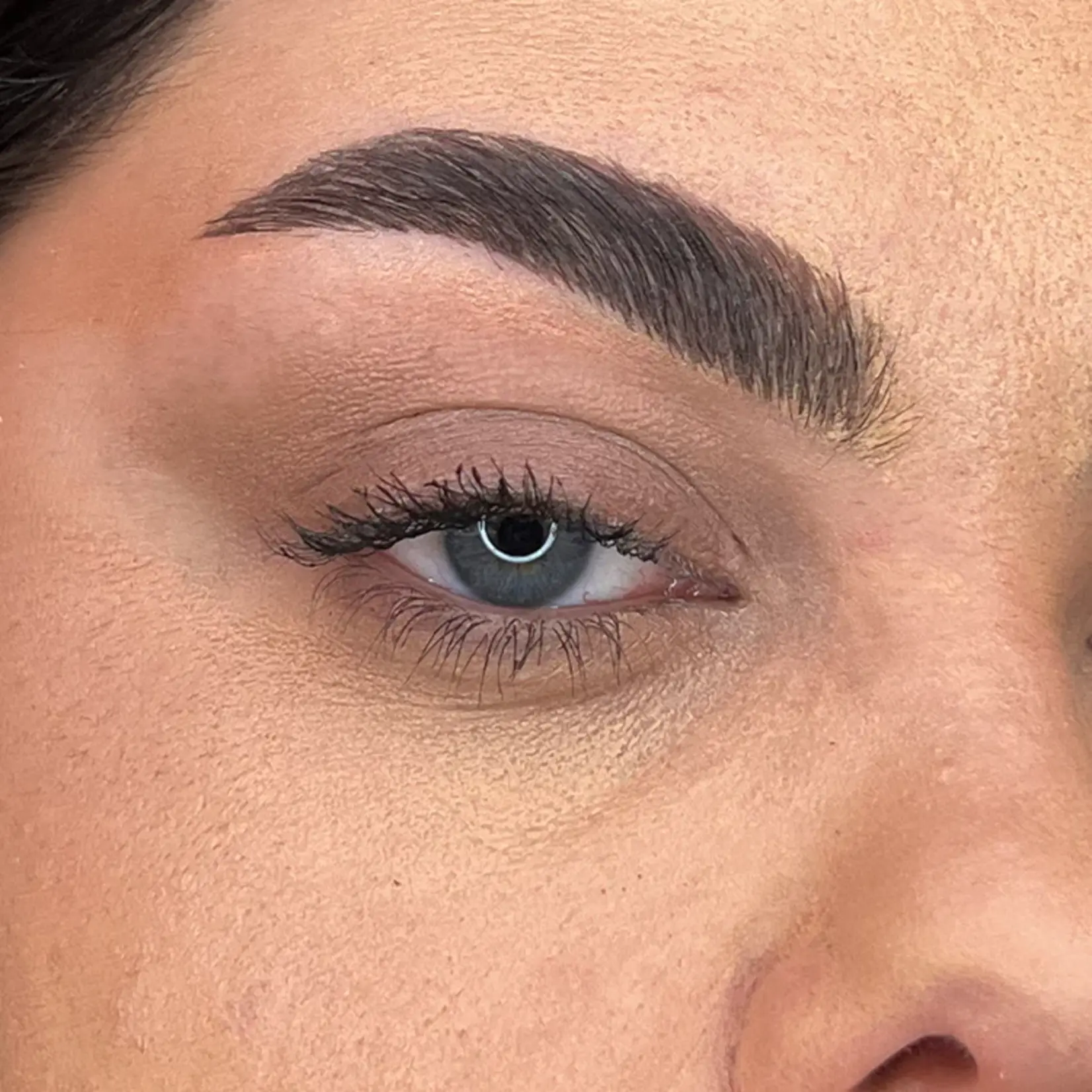 Layla Cosmetics TO INFINITY PRIMER AND EYESHADOW N°3 Cuteness