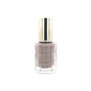 Color Riche Nagellak - 664 Greige Amoureux