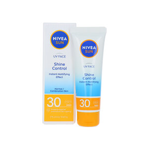 Nivea Sun UV Face Shine Control SPF 30 Zonnebrandcrème - 50 ml (voor normale en gecombineerde huid)