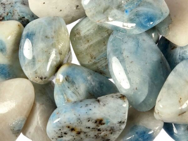 Afghaniet in calciet steen getrommeld 5 - 10 gram Afghaniet in calciet steen getrommeld 5 - 10 gram