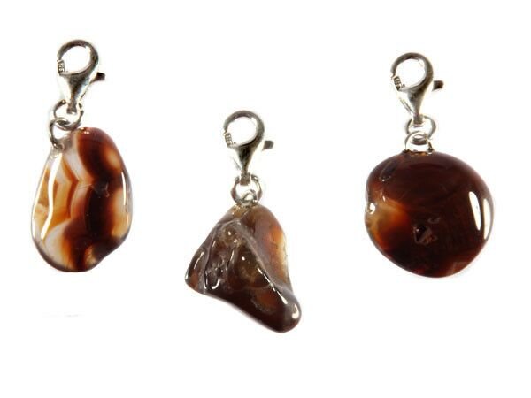 Agaat (vuur) bedeltje met sterling zilveren slotje Agaat (vuur) bedeltje met sterling zilveren slotje