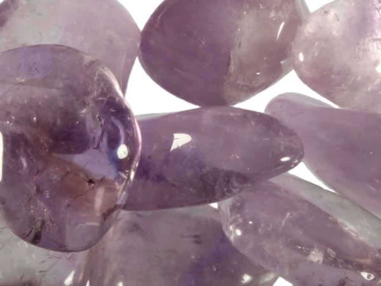 Amethist (licht) steen getrommeld 10 - 20 gram Amethist (licht) steen getrommeld 10 - 20 gram